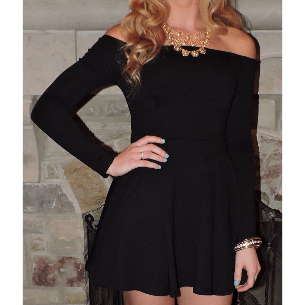 Windsor Black Off the Shoulder Dress